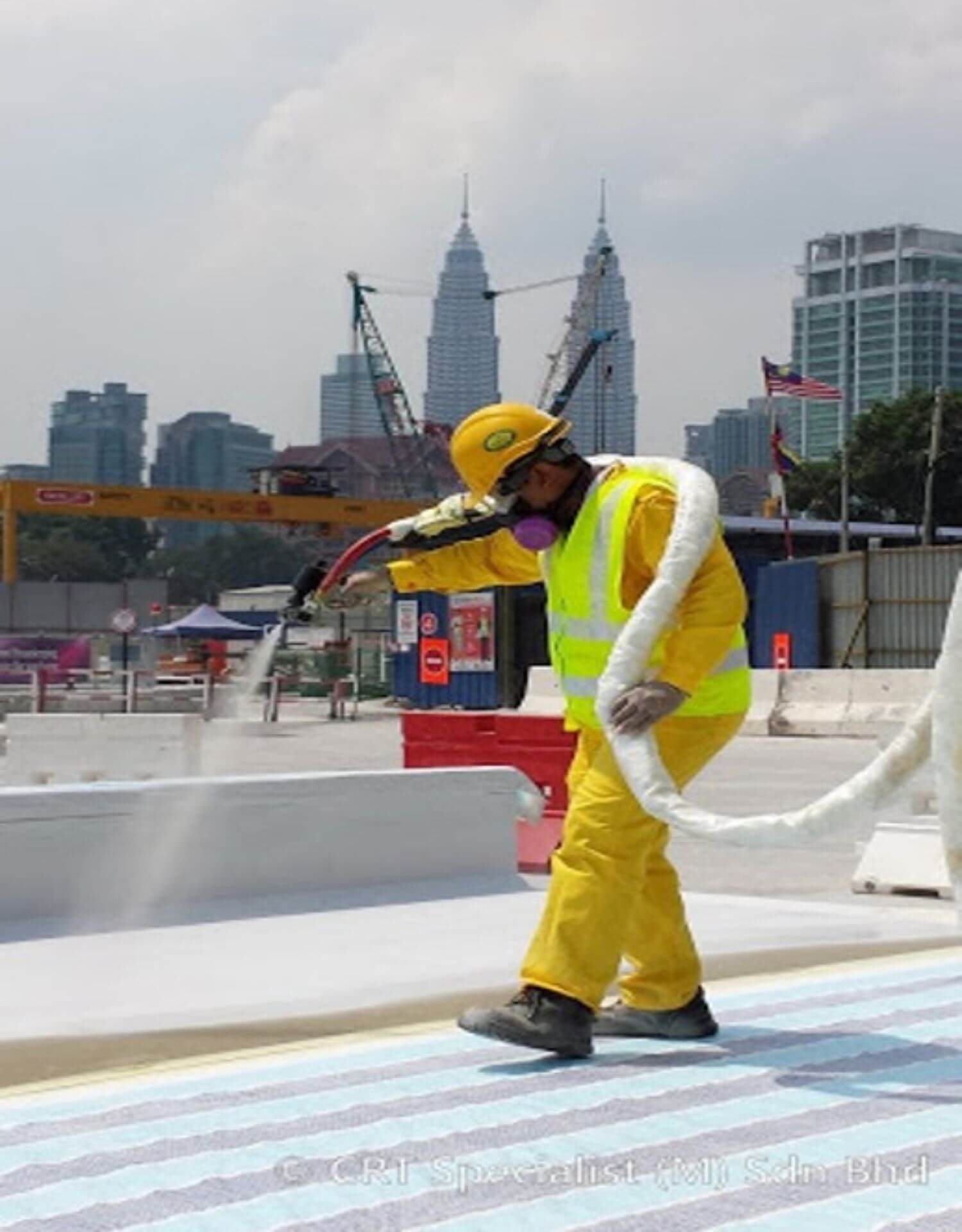 polyurea-waterproofing-for-concrete-roof-slabs-MRT-Line-1-applyting-polyurea-waterproofing-coat-2